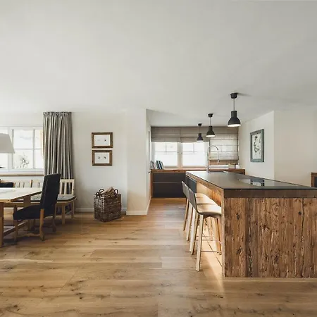 Stolz גרוסארל